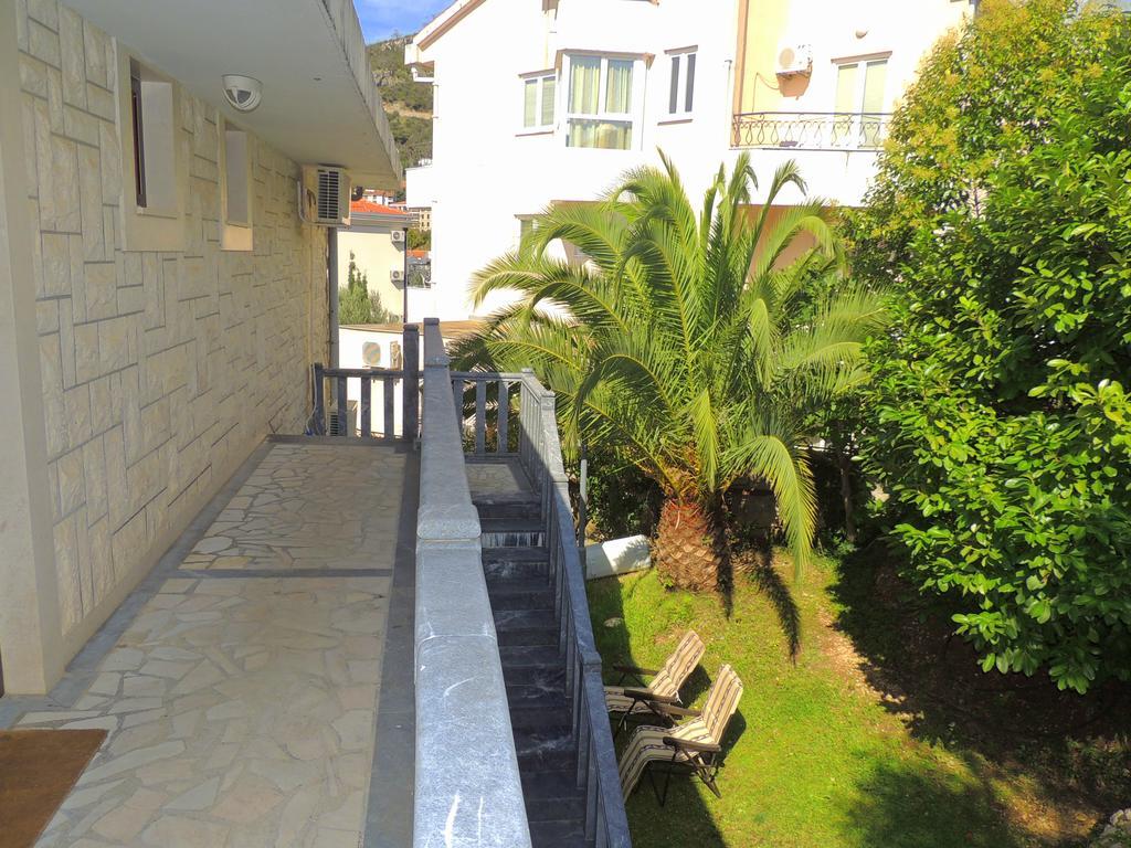 בודווה Rooms Villa Desa מראה חיצוני תמונה